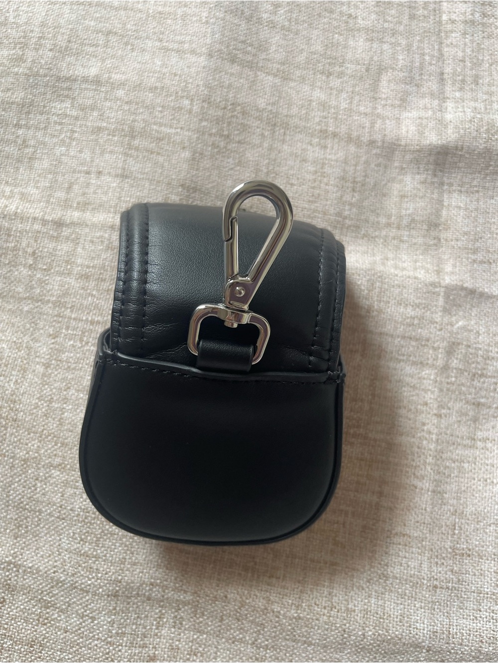 Lululemon Black Leather Key or AirPods Pouch with Silver Clip - Picture 3 of 3